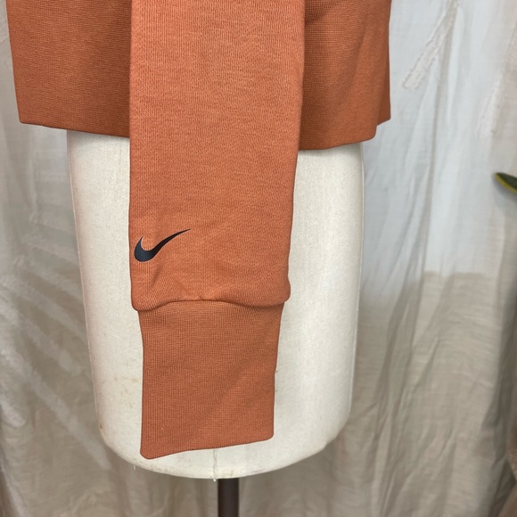 Cropped Nike crewneck sweatshirt - Picture 7 of 7